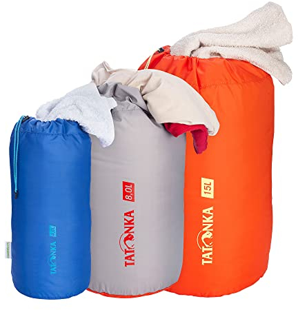 Tatonka Packbeutel Stuff Bag Set 3 (4l / 8l / 15l) - DREI leichte Packsäcke mit Schnürzug - Aus recyceltem Polyester - 4, 8, 15 Liter Volumen (Grey/red/Blue)
