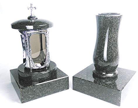 designgrab Tombe Lampe Chromé en aluminium avec croix en aluminium et vase funéraire en taille de Medium et 2 pièces Socle rectangulaire en granite Impala Nero