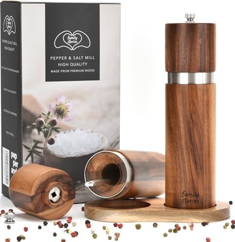 FAMILY STORIES Juego de molinillo de sal y pimienta 2 piezas (altura 21 cm) de madera de acacia con soporte en caja de regalo | Molinillo manual con rotor de molienda de cerámica ajustable
