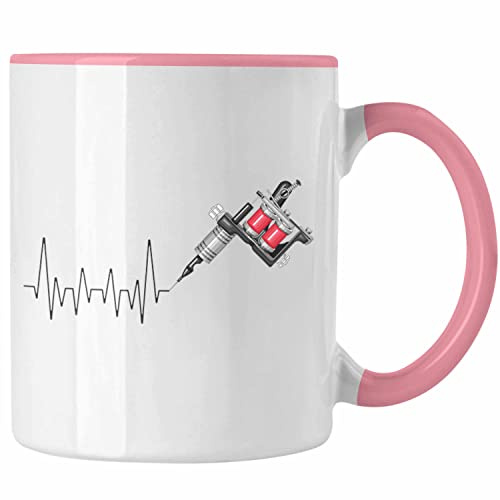 Trendation - Tattoowierer Herzschlag Tasse Geschenk für Tattoo Liebhaner Hobby Geschenkidee (Rosa)