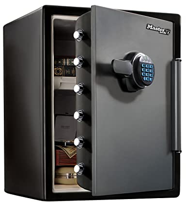Master Lock Tresor Feuerfest und Wasserdicht mit Zahlencode, Dreifacher Schutz - Flug, Feuer und Flut, elektronische Kombination, 56,6L, 60.3 x 47.2 x 49.1 cm