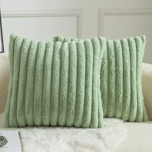 Mandioo 2er Set Kissenbezug gestreiftes Künstlich Pelz Superweich Kissen Flauschig Modern Kissenhülle Deko Sofa Wohnzimmer Schlafzimmer Kissenbezüge 45 x 45 cm Salbeigrün