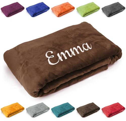 Deitert Kuscheldecke mit Namen oder Wunschtext Bestickt, 200cm x 150cm, extra weiche und gemütliche Sofadecke/Wohndecke, hochwertiges Fleece, personalisiertes Geschenk (Schoko)