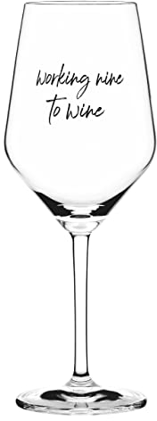 Sand & Soda 9500003 - Bicchiere da vino moderno con scritta working nine to wine, in confezione regalo – Made in Germany
