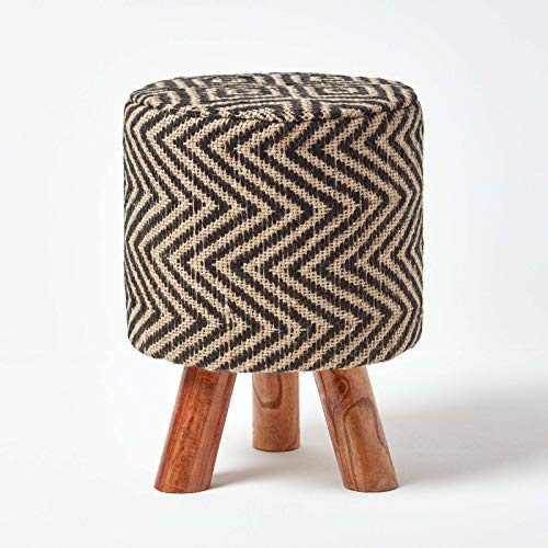 Homescapes Jute-Hocker rund 32x42 cm – Fußhocker mit 3 Holzbeinen & Ethno-Muster in Schwarz-Natur, Schemel mit Stoffbezug, handgefertigt aus Naturmaterialien