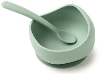 Muchmellow - Set Pappa Silicone MADE IN ITALY 2 Pezzi, Ciotola con Ventosa Anticaduta, Cucchiaio Morbido, Svezzamento, Plastic Free, BPA Free, Lavabile Lavastoviglie (Verde)