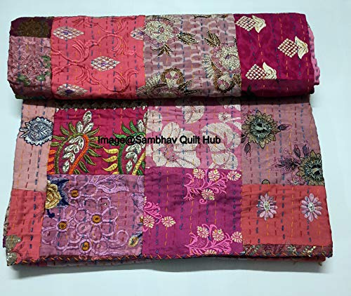Indische schöne handgemachte Vintage-Seide-Sari-Jari-Patchwork-Khambhadiya Kantha-Steppdecke, Bettdecke, Überwurfdecke mit Stickerei, wendbar, Tagesdecke, 274 x 274 cm