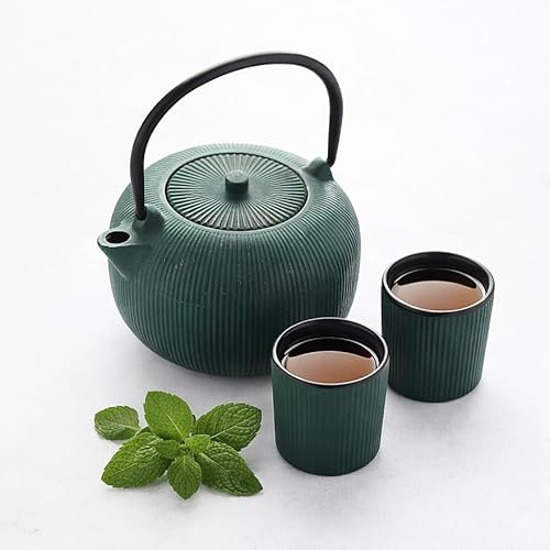 Point-Virgule Set aus gerippter Gusseisen-Teekanne und 2 Tassen mit emaillierter Innenbeschichtung Forest Green
