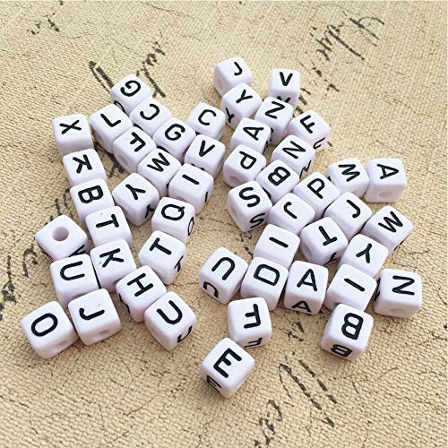 DAHI buchstabenperlen ca.1000stk | gemischte weiß perlen mit schwarz buchstaben A-Z würfelperlen für Schmuck Basteln (weiss buchstaben/6x6mm)
