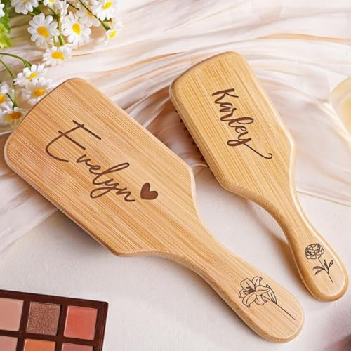 Cepillo De Pelo De Bambú Personalizado For Dama De Honor, Peine De Pelo De Flor De Cumpleaños Grabado Personalizado, Masaje De Peine Del Cuero Cabelludo Regalos For Hombres Y Mujeres