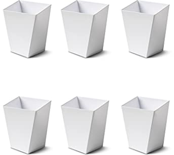 Ensemble composé de 30 coupelles hautes en plastique blanc - dimensions 4,1 x 4,1 x H 8,2 cm