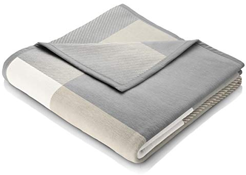 biederlack® weiche Kuscheldecke aus Baumwolle & Polyacryl I Made in Germany I Öko-Tex Zertifiziert I nachhaltig produziert I Couch-Decke Across Beige in Grau-Beige kariert I Sofa-Decke 180x220 cm