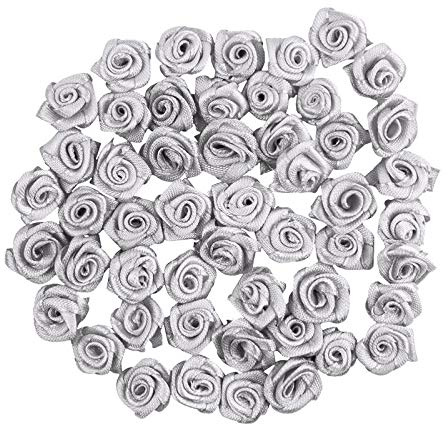 Ideen mit Herz Satinrosen | 50 Stück | Ø 1,5 cm | Deko-Rosen, Mini-Stoffrosen, kleine Rosenköpfe zum Basteln, Aufnähen, Dekorieren | Blumen-Applikationen, Tischdeko, Streudeko, Hochzeit (Silbergrau)