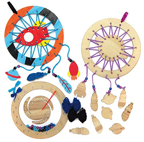 Baker Ross AX213 Kits D'Attrape-Rêves Système Solaire En Bois - Paquet De 4, Créez Vos Propres Attrape-Rêves Pour Les Arts Et L'Artisanat Pour Enfants