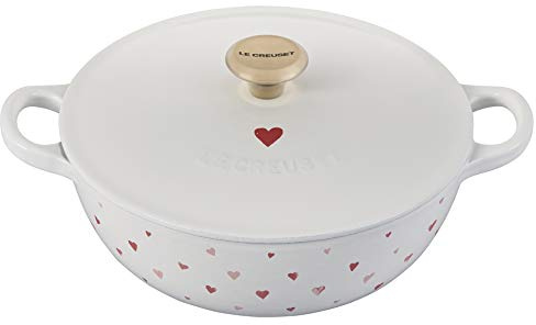 Le Creuset L'Amour - Olla de sopa de hierro fundido esmaltado, 2.75 cuartos de galón, blanco con apliques de corazón y perilla dorada clara