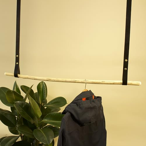 herbeschick.® Hängegarderobe Naturbursche | geschälter Naturstock | schwarze Lederriemen aus Büfelleder | verschiedene Größen | Made in Germany (Goldene Beschläge, 80 cm Seil; 85 cm Stock)
