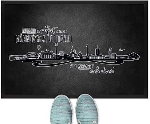 JUNIWORDS Fußmatte, Niemand ist perfekt, Aber die Männer aus Stuttgart sind verdammt nah dran, 60 x 40 cm, mit Gummirand (1006883)