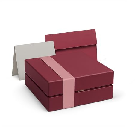 Geschenkbox rot klein mit Deckel | Geschenkverpackung für Weihnachten Geburtstag Valentinstag Konzertkarte Schmuck Gutschein | Geschenkkarton mit Kuvert Karte Seidenpapier und Satinband (Rose)