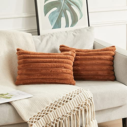 Joyouth Lot de 2, Double-Face Fausse Fourrure en Peluche Décoratif Housses de Coussin Floues Rayures Souples Taie D’Oreiller Coussin pour Canapé Canapé Chambre Marron 30 x 50 cm