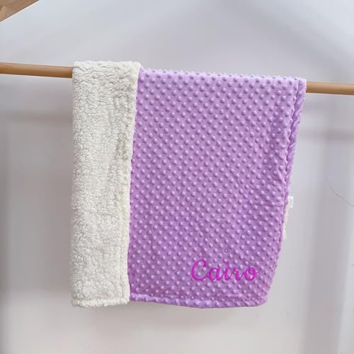 Keruidian Babydecke für Neugeborene, weiches Fleece, für Kleinkinder, Kinderbett, Kinderwagen, Kleinkind, Geschenk (lila, bestickter Name)