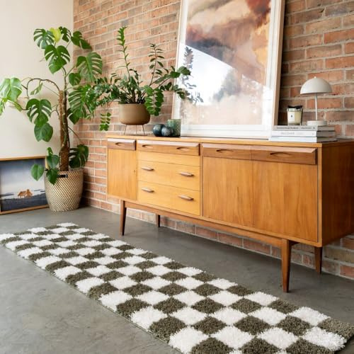 Green Retro Checker Rug Soft Plush Pile High Density Comfort Stain Resistant Carpet Bedroom Lounge Living Room Mat Cozy Mid-Century Boho Interior Style Rugs 60cm x 240cm (1ft 12 x 7ft 10)