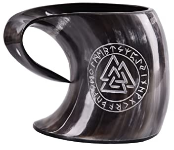 Battle-Merchant Chope à bière viking de qualité supérieure en corne avec motif valknut - Cruche en corne gravée - Cruche médiévale jusqu'à 800 ml