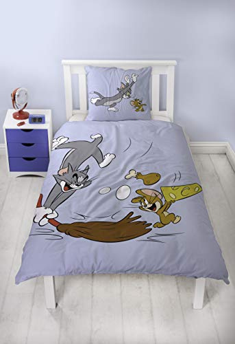 Familando Tom und Jerry Bettwäsche Set - 2-teilig 135x200 80x80 cm – Kinderbettwäsche aus 100% Baumwolle mit Reißverschluss – Wendebettwäsche Mäusejagd - für Jungen und Mädchen - Öko Tex Zertifiziert