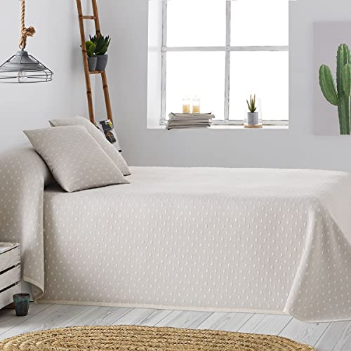 Lanovenanube Colcha Capa Piqué Topos Cama 180 Lino Algodón Poliéster | Tejido 75% poliéster y 25% algodón. Jacquard piqué, tacto suave. Incluye 2 fundas de cojín 45x45 cm. Fabricada en España.