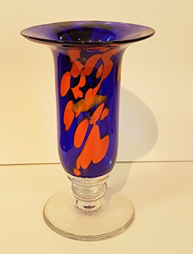 Blå orange vas med fot tulpanvas färgad glasvas med stor öppning blå orange marmorerad dekorativ kristallglas blomvas på foten munblåst höjd ca 25 cm Oberstdorfer glashus
