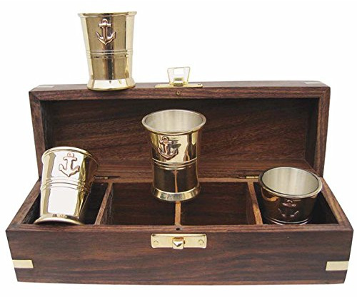 Set bicchieri da grappa in pregiata scatola di legno con decorazione d'ottone