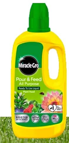Miracle-Gro Pour & Feed Liquid Plant Food 800ml with a Thank You Sticker- Ready To Use