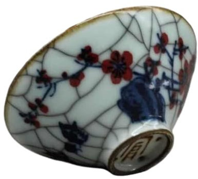 Chinesische Porzellanschale mit antikem Palast-Stil, 11 cm, Qing-Guan-Ofen, blaue und weiße Glasur mit rotem Pflaumen- und Bambus-Muster