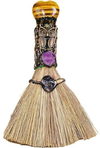 AMOYER Mini Balai d'Autel de Sorcière en Cristal Naturel - Petit Balai Fait Main pour Rituel Wicca - Décoration d'Halloween pour Voiture et Maison