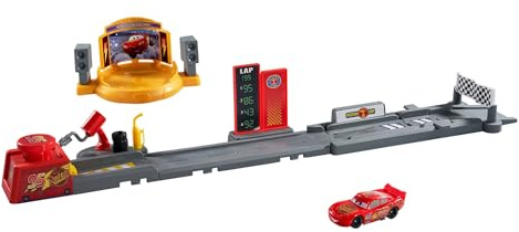 Mattel Disney och Pixar Bilar-lekset, Pistongcupsbana för hopp och stunttrick med Blixten McQueen-fordon, 51cm långt, två sätt att leka