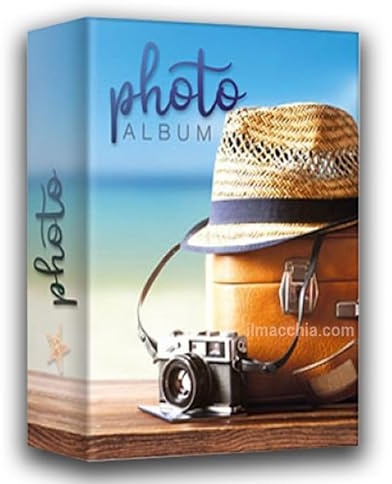 Album Fotografico con Tasche 13x19 Design Viaggio con Fotocamera Vintage e Cappello | Porta Foto 200 Scatti nei Formati 13x18 e 13x19 per Bambini, Viaggi e Ricordi Speciali (Fotocamera)