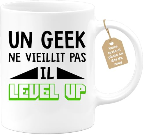 quotedazur Café-Croissant - Mug Personnalisable Texte Photo Humour Anniversaire Un Geek Ne Vieillit Pas Il Level Up - Cadeau Noël Original Adolescent Tasse Nerd Gamer Homme - Blanc/Céramique