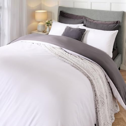 Brentfords Double Duvet Set, Ultra Soft Warm Luxurious Plain Dyed Reversible Quilt Duvet Cover Microfibre Double Bedding Set with 2 Pillowcases, Grey/White