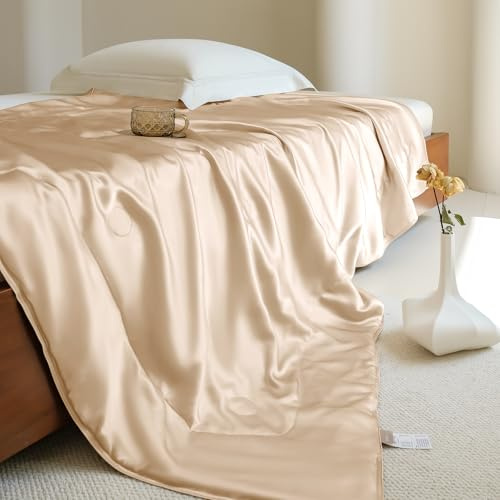 THXSILK Silk Blanket, 100% Muberrry Silk Cooling Throw, Soft and Lightweight Blanket for Bedroom, Sofa, Travel, All-Season (Champagne, 53x70)