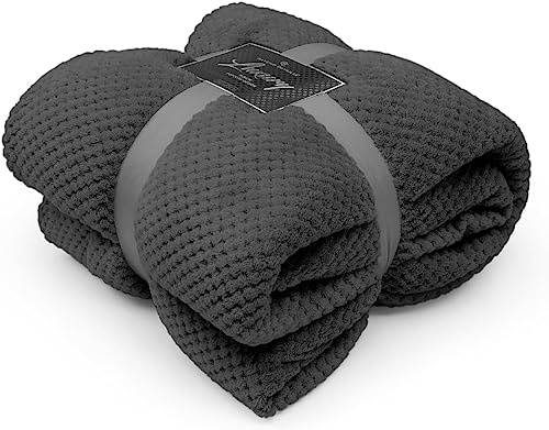 FAIRWAYUK Waffle Honeycomb Throw Fleece Blankets, 100% Polyester Warm Faux Fur Throws Over Sofa Bed Settee Soft Blanket, Extra Large (Charcoal, Single Size 130x150cm)