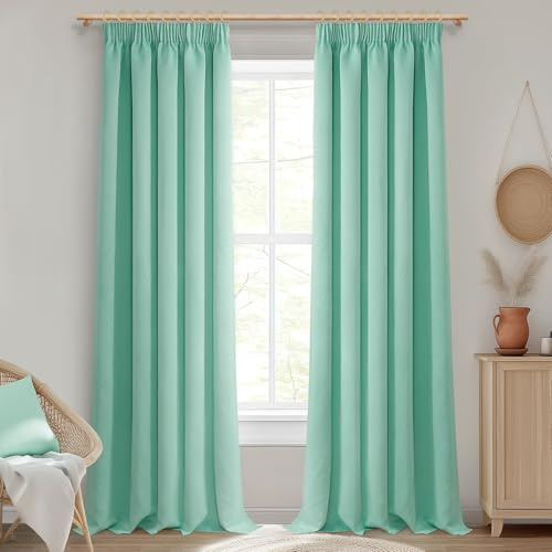 MRTREES Cortinas Salon Modernas Blackout Verde Opacas para Rieles con Ganchos Cortina Térmica Aislante Frío y Calor para Dormitorio, Cocina, Comedor 140x245cm (An x Al), 2 Piezas