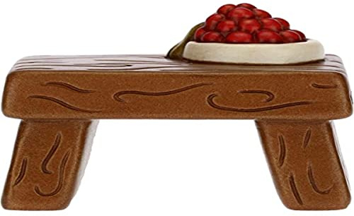 THUN - Statuina Presepe Tavolo con Frutta - Decorazioni Natale Casa - Linea Presepe Classico - Ceramica - 6,2 x 4,2 x 5,5 h cm