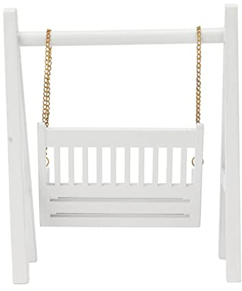 SPYMINNPOO 1:12 Puppenhaus Schaukel, Feenfigur Gartendekoration Puppenhausschaukel mit Kette, Weiße Miniatur Holzschaukel, Mini Puppenhaus Dekorations Werkzeug