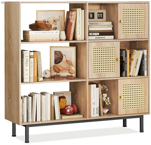 YOSHOOT Étagère à Livres en rotin avec Pieds en métal, étagère à Livres en Bois avec 3 Portes, étagère de présentation autoportante pour Salon, Bureau, 102 x 29 x 96 cm, chêne Naturel