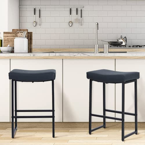 ALPHA HOME Modern Barhocker 2er Set Barstühle Ohne Lehne Barstuhl Thekenhocker Rückenfreier Sitzhocker mit Fußstütze 61cm Sitzhöhe aus PU Leather für Theke/Esszimmer/Café/Kücheninsel/Bar, Schwarz