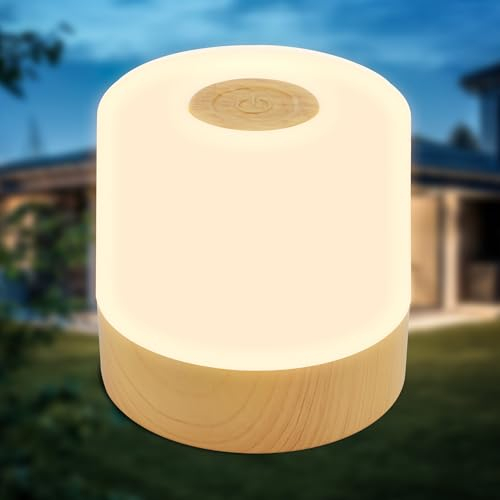 B.K.Licht - Mini lampada da tavolo a LED senza fili IP44 con touch, dimmerabile a passi, batteria ricaricabile, USB-C, luce da comodino, decorativa,luce esterna,camera dei bambini, 7x7cm,effetto legno