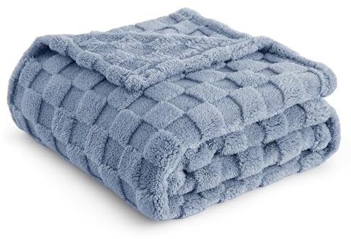 BEDSURE Kuscheldecke Flauschig - Fleecedecke & Wolldecke, Sofadecke, Schachbrettmuster Tagesdecke, Weiche Warme Karierte Decken für Zimmer Deko, Wohn- & Kuscheldecken, Blau, 150 x 200 cm