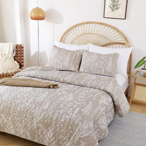 JANZAA Quilts Queen Size Oatmeal Bed Spread with White Floral Pattern Botanical Microfiber Quilts Set Lightweight Comforter 3 Pieces Reversible Bedding Set (1 Queen Quilt and 2 Pillow Cases)
