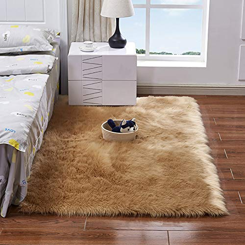 Teppich aus Fellimitat, Bettvorleger mit 8 rutschfesten Matten für Teppich, gemütlich für Wohnzimmer, Esszimmer, Gästezimmer (Dunkelblau, 110 x 160 cm)