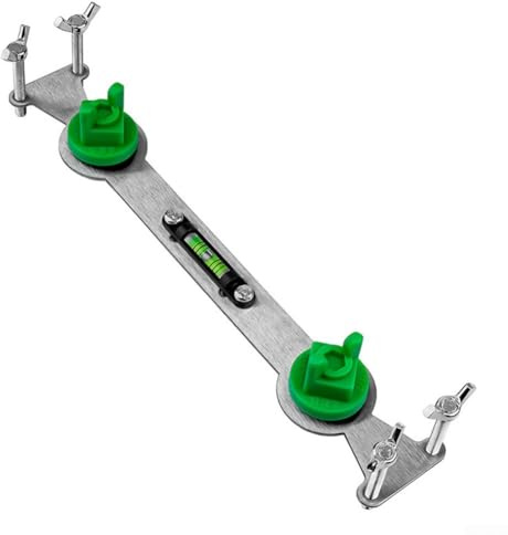 Outil professionnel de nivellement de tuyau d'eau avec niveau intégré, conçu pour une installation précise des appareils de plomberie