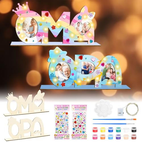 Idota 2 Stück Opa Oma Geschenk mit Standhilfe Holzbuchstaben Bastelset | Geburtstagsgeschenk mit LED Großmutter Großvater Holznamen Bemalen und Fotos mit Pinseln Malzubehör